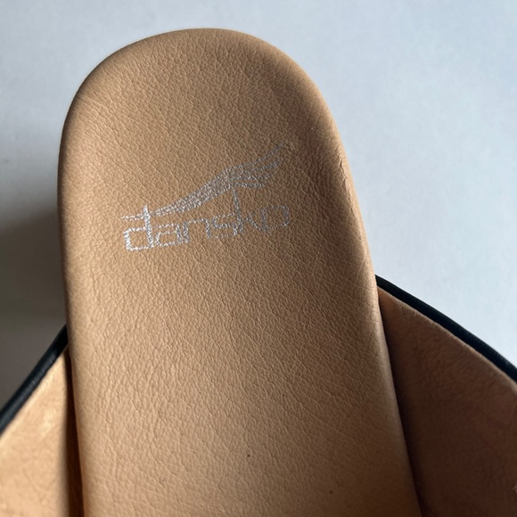 Dansko Grey Black Silver Leather Suede Rubber Outsole Sandals size EUR39, US 8.5 - Picture 9 of 15